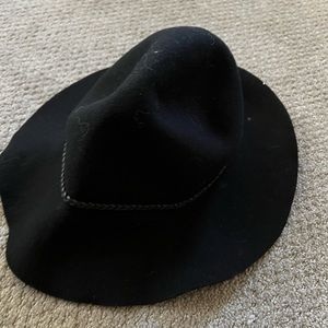 100% wool hat size M